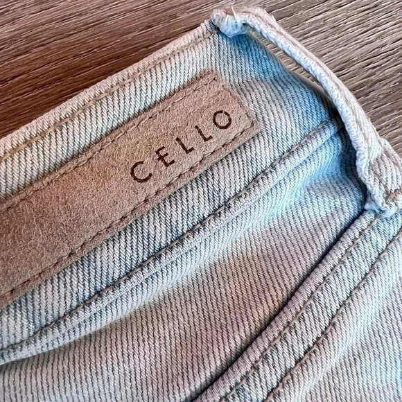 Cello Los Angeles Women's Blue Light Wash 5 Pocket Style Denim Jeans Size 5 - Picture 7 of 10